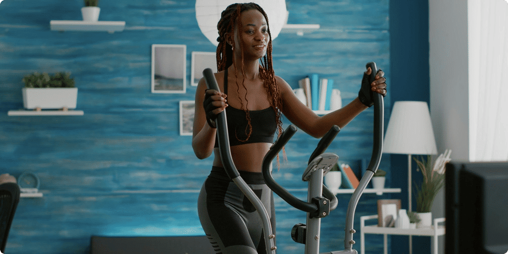 Choisir entre un vélo elliptique et un rameur : quelles différences ?